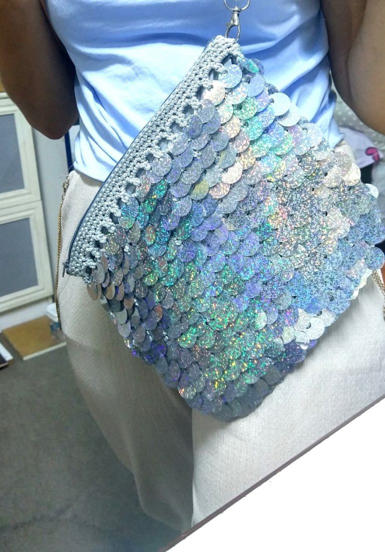 Pullu Clucht Çanta Parlak Gümüş Renk